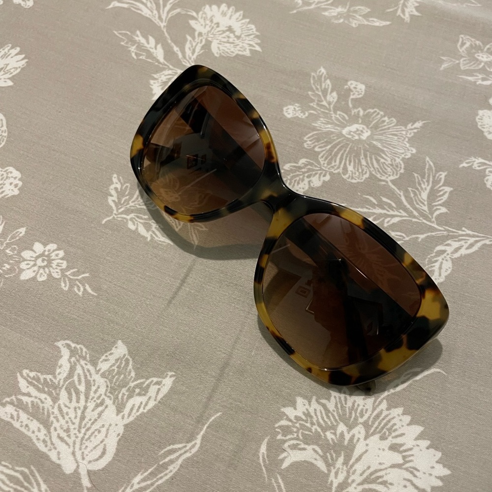 Leopard Tory Burch sunglasses
